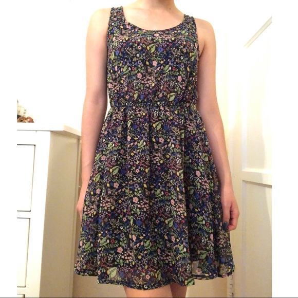 H&M - Sleeveless floral dress - Picture 1 of 4